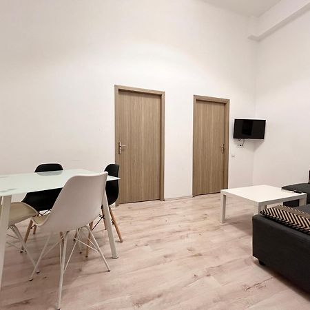 Old Town - Ultra Central Apartment Bukarest Eksteriør billede