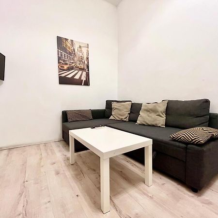 Old Town - Ultra Central Apartment Bukarest Eksteriør billede