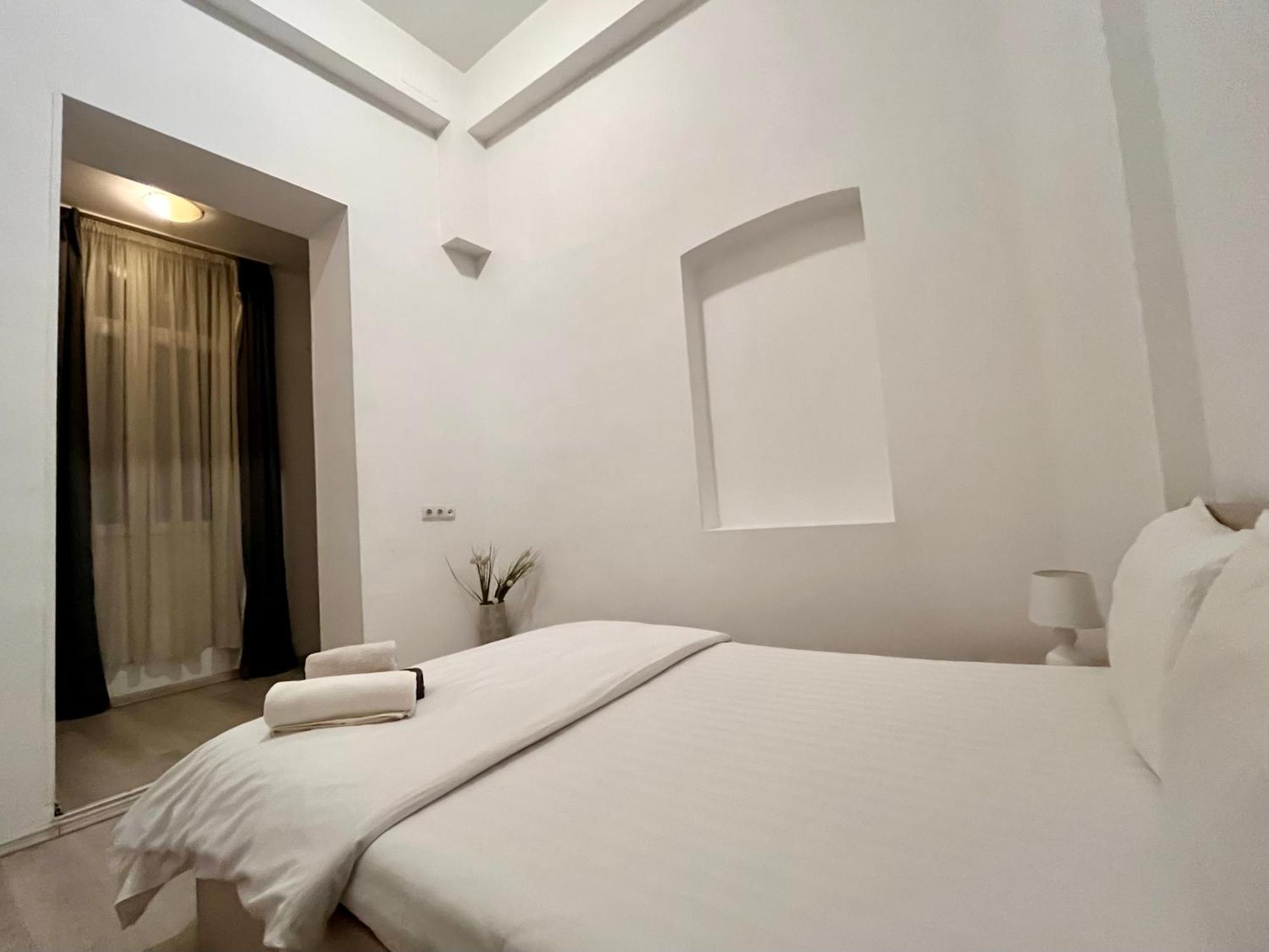 Old Town - Ultra Central Apartment Bukarest Eksteriør billede