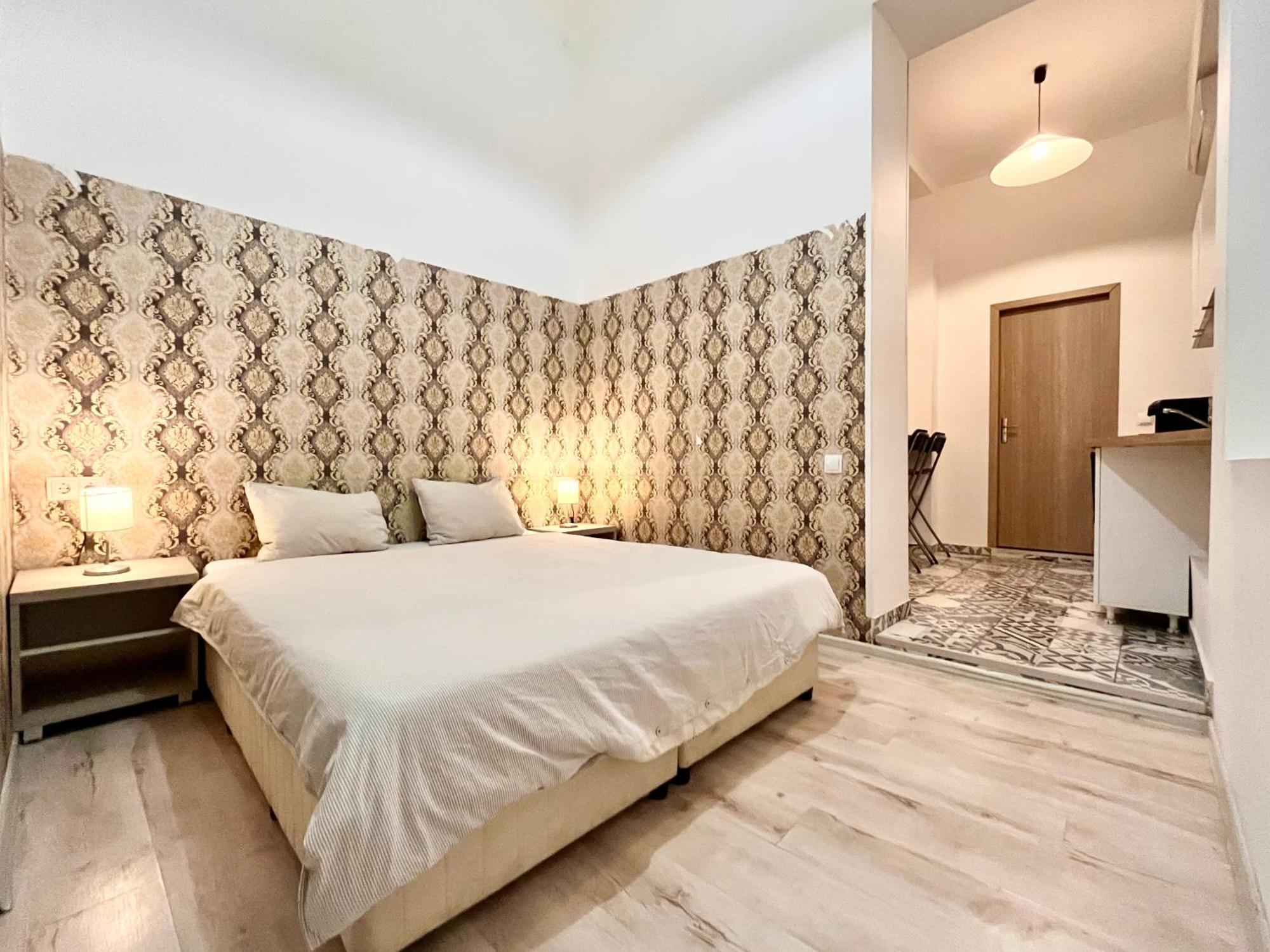 Old Town - Ultra Central Apartment Bukarest Eksteriør billede